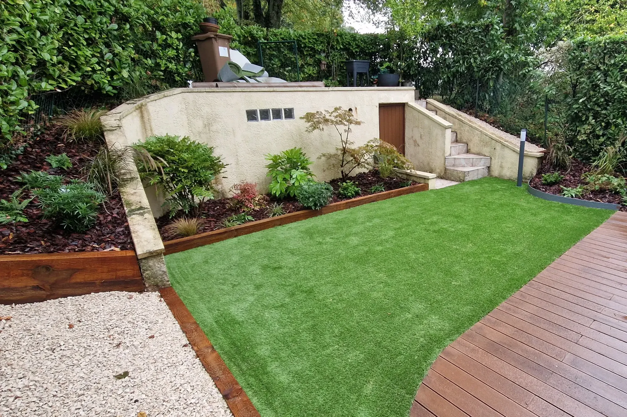 Création de jardin réalisée par PaysaFlore